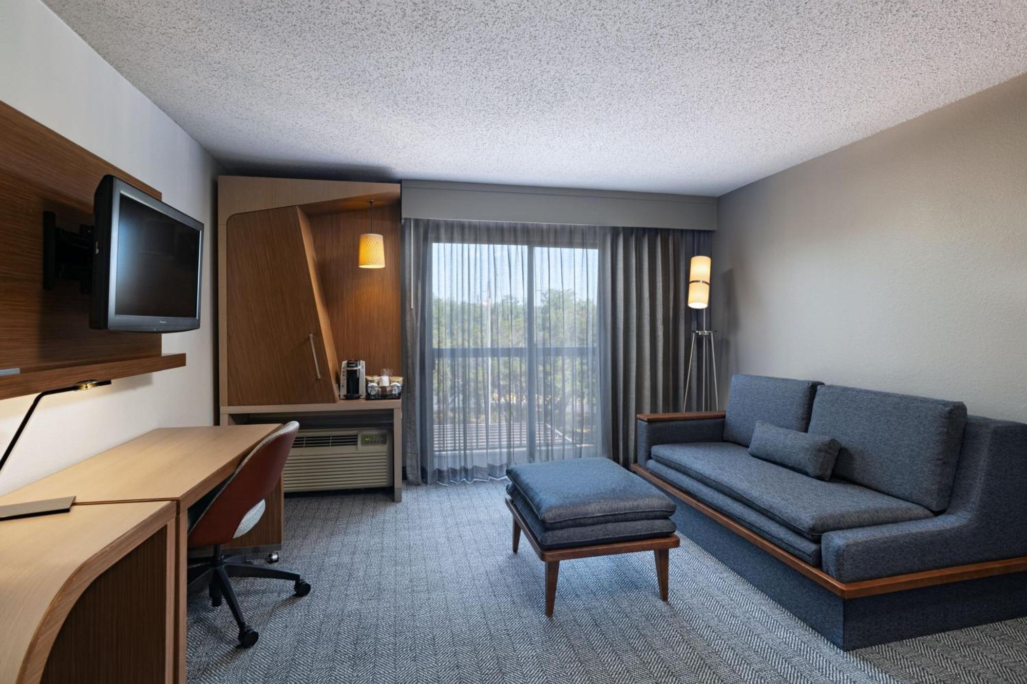 Hotel Courtyard By Marriott Austin The Domain Area Extérieur photo