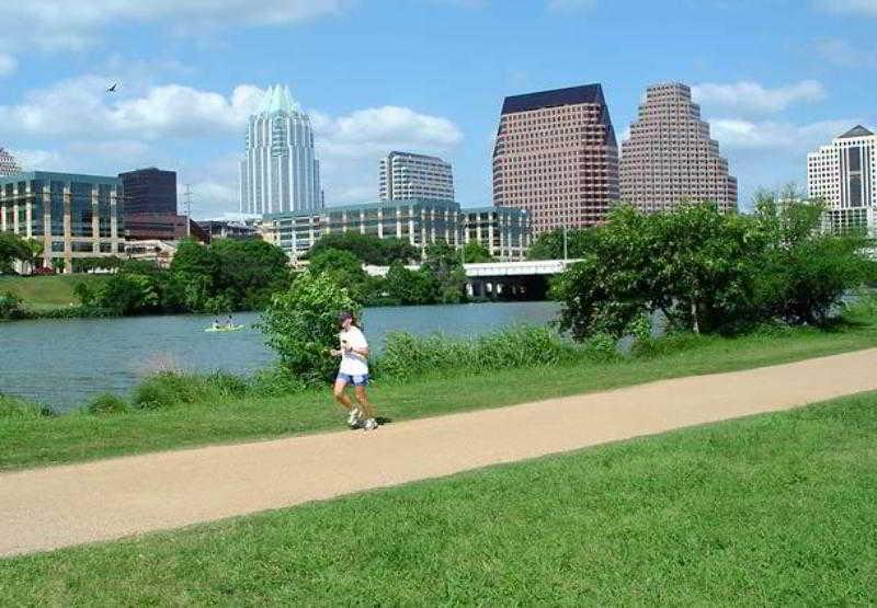 Hotel Courtyard By Marriott Austin The Domain Area Extérieur photo